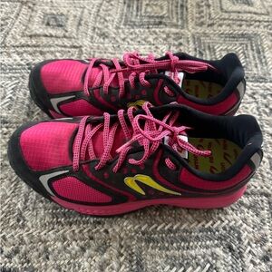 Newton Boco AT Women’s size 10, great condition hardly worn. Pink/black.